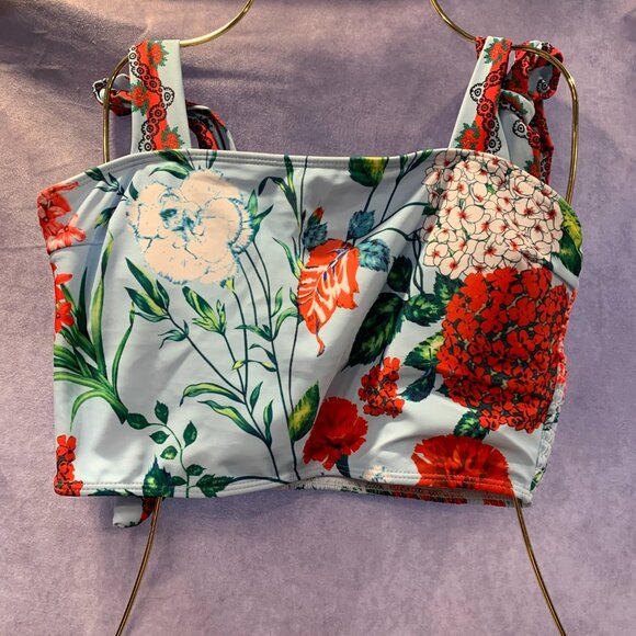 Three Pieces Swimsuits for with Matching Wrap Skirt - Picture 2 of 8